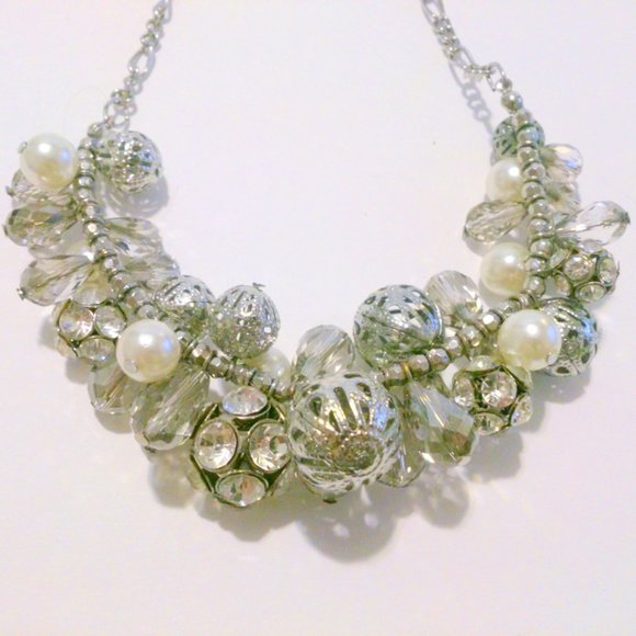 Faux Pearl Rhinestone Bead Cluster Necklace - Picture 5 of 6